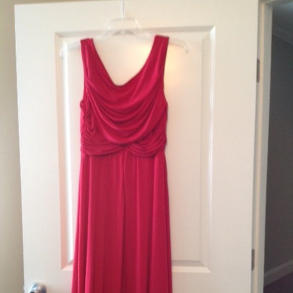 RED PARTY DRESS WITH RUNCHED WAISTBAND - SIZE 12 - Picture 3 of 4